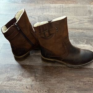 V ITALIA 1120 AIDA WATER RESISTANT Ankle Boot Size 40 Women’s 9